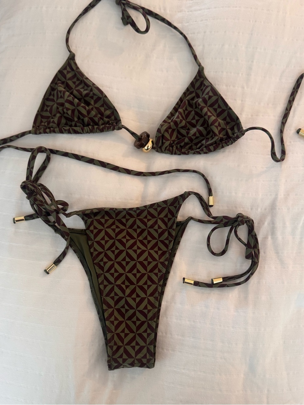 Tropic of C - Equator Top and Praia Bottom in Cesta size Small